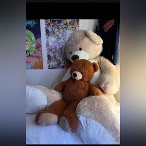 Im selling this 6ft bear need it gone asap